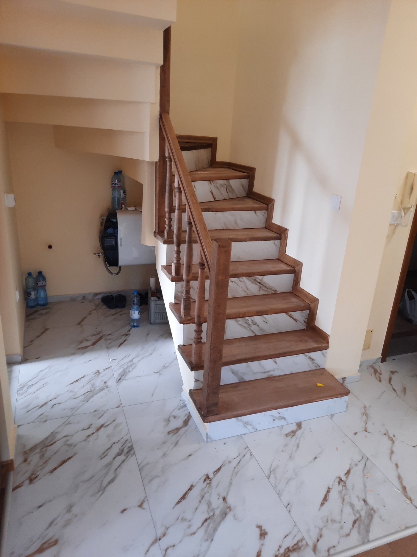 Вътрешно стълбище