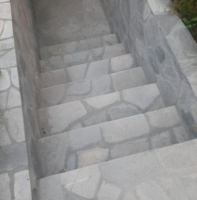 Лепене на камък